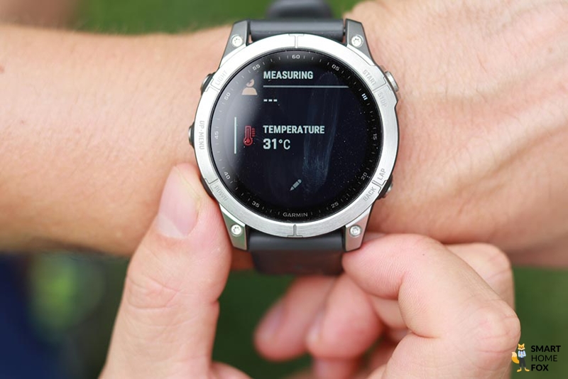 Man sieht die verschiedenen Widgets auf der Garmin Fenix 7.